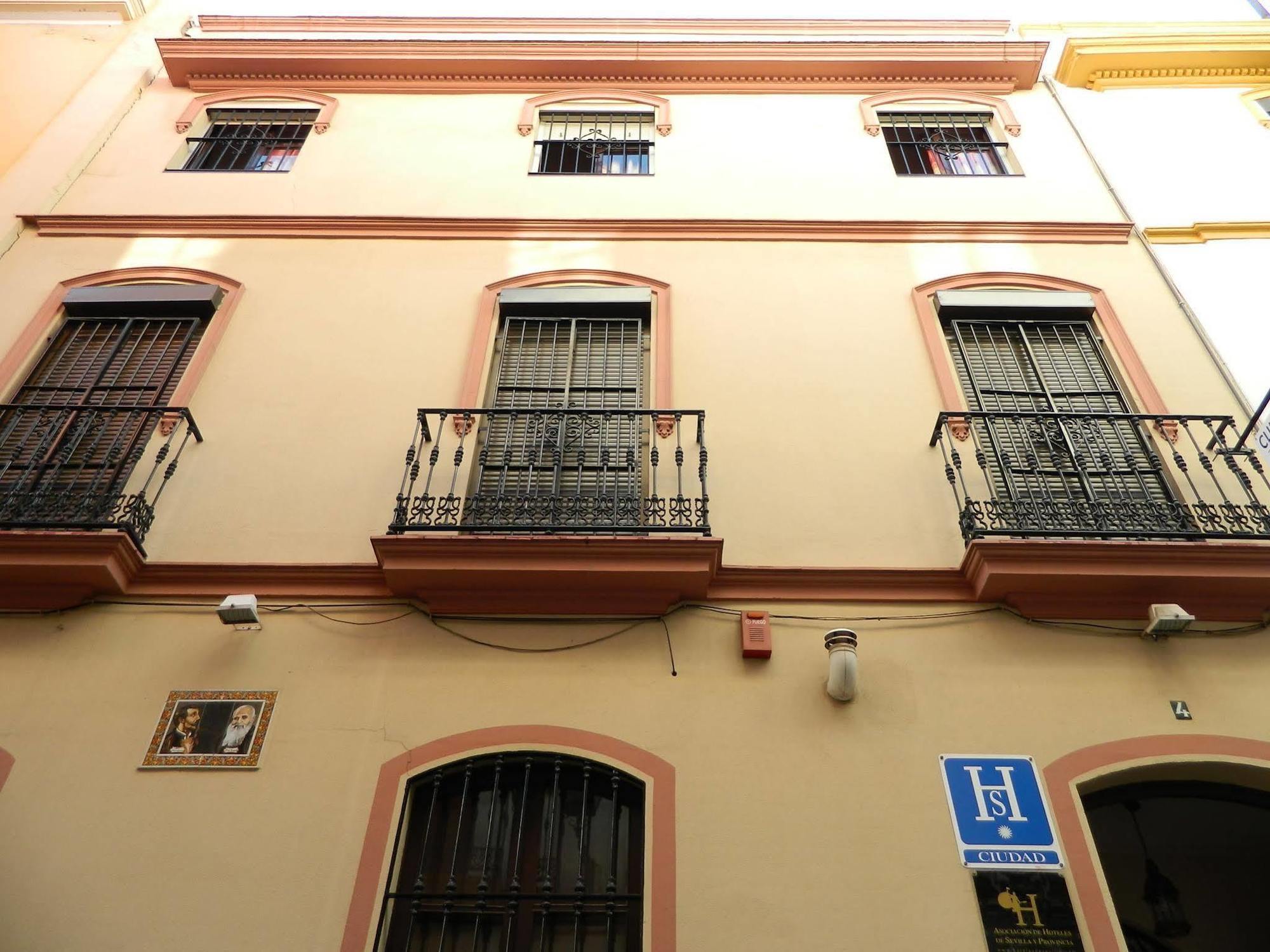 Hostal San Francisco Sevilla Bagian luar foto