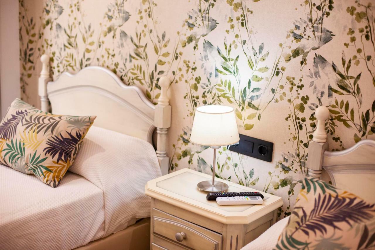 Hostal San Francisco Sevilla Bagian luar foto